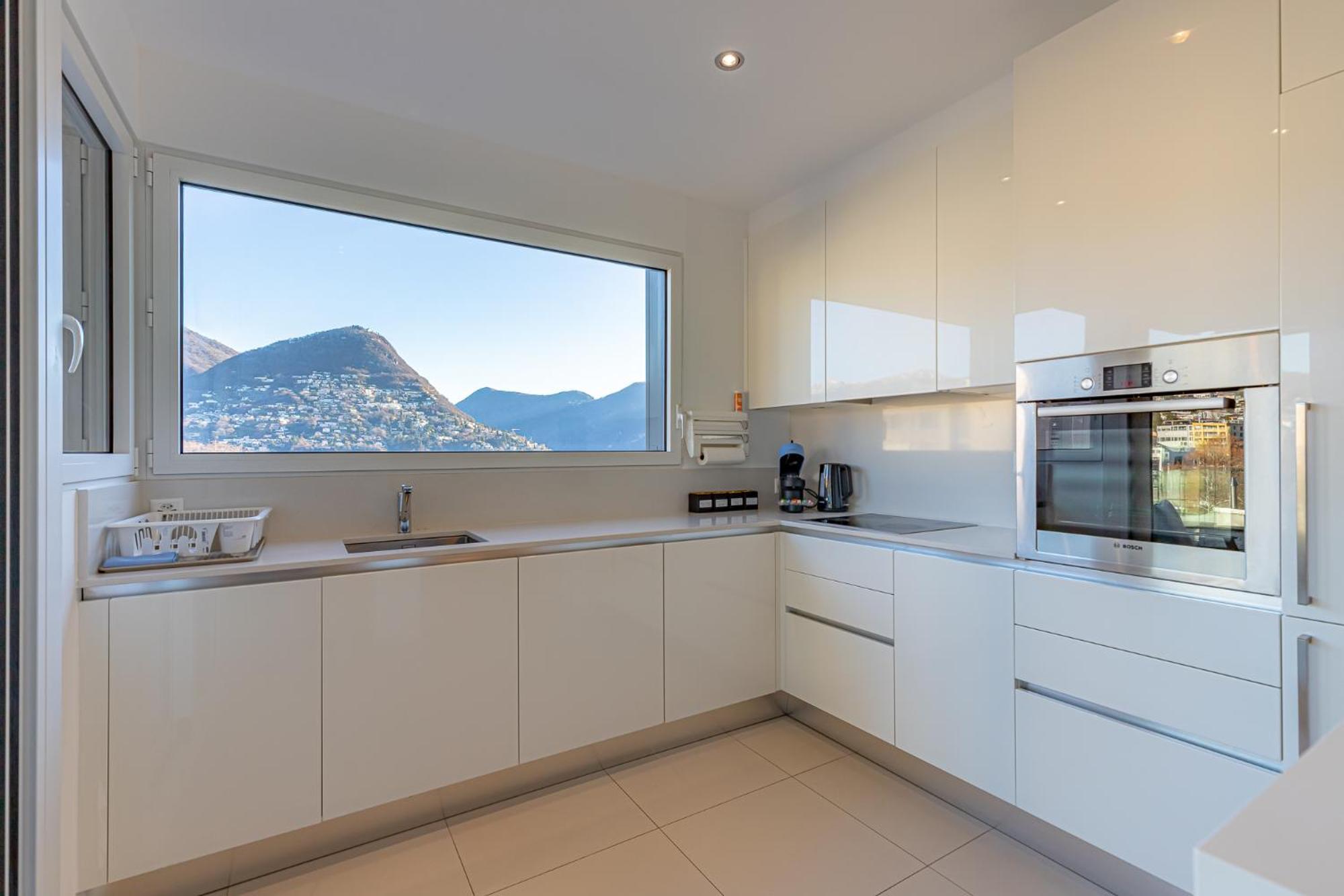 Imperial Of Lugano 3 With A Lake View Behind The Station And 10 Min From The Lake Of ลูกาโน ภายนอก รูปภาพ