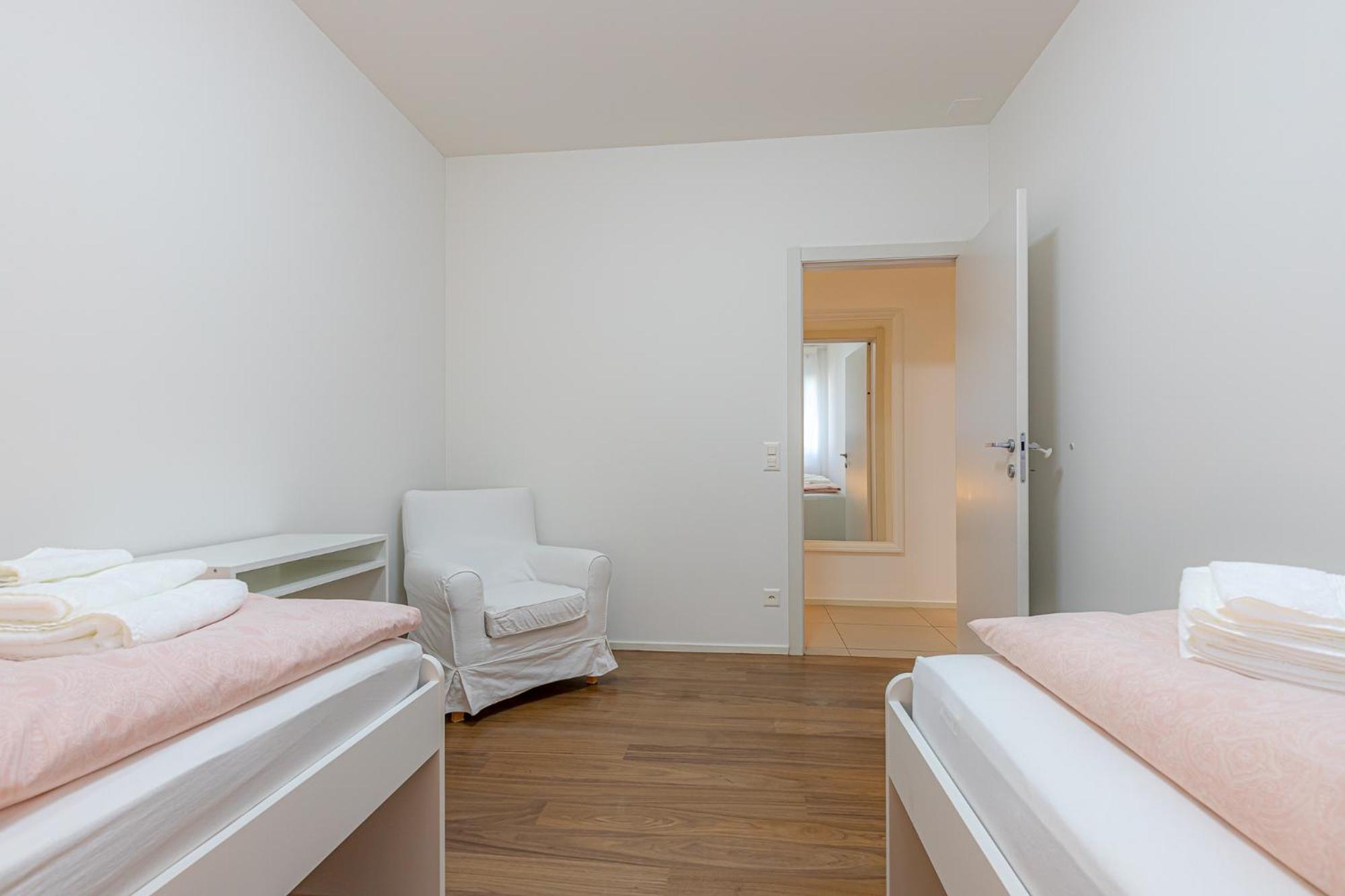 Imperial Of Lugano 3 With A Lake View Behind The Station And 10 Min From The Lake Of ลูกาโน ภายนอก รูปภาพ